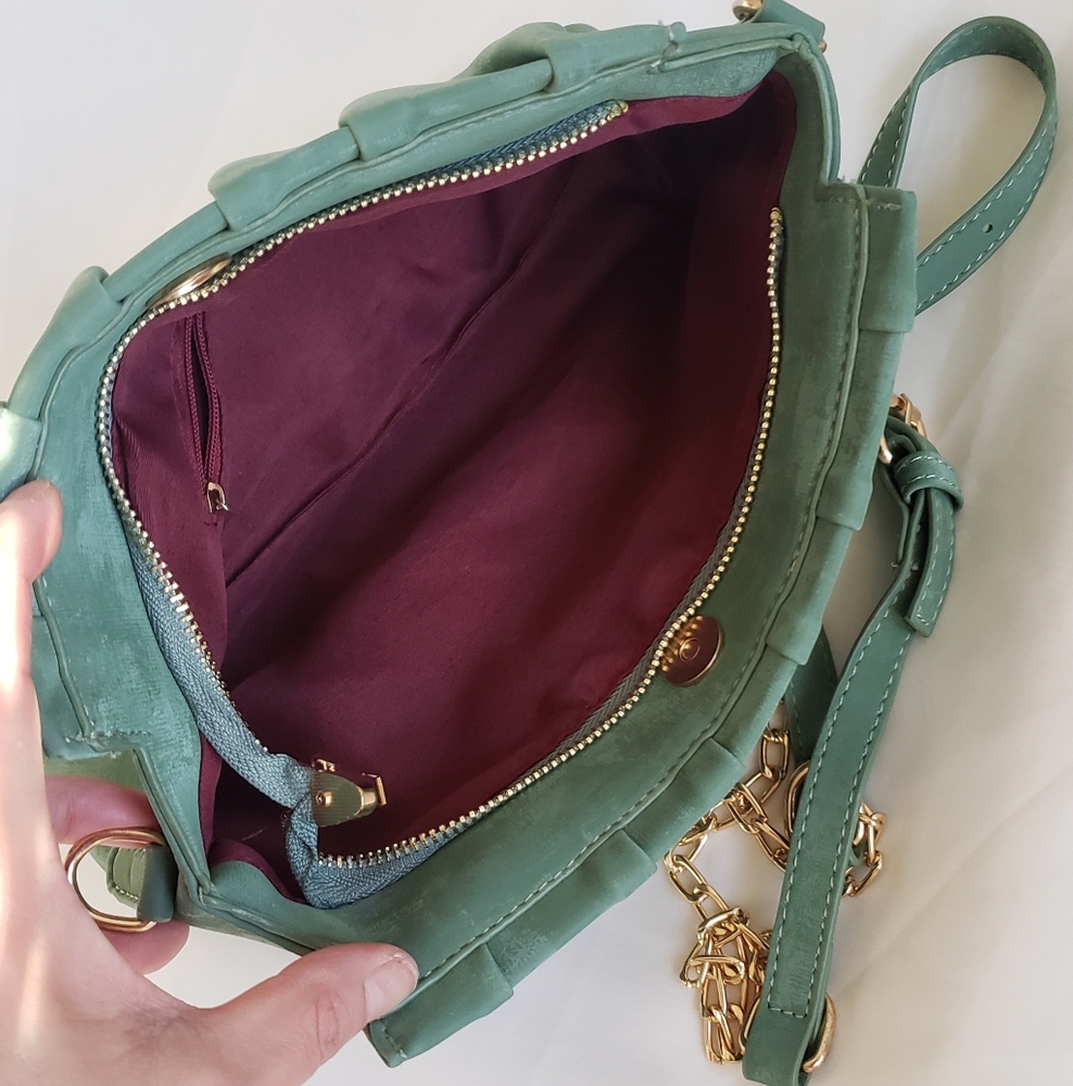 Emerald Purse - Picture 2 of 13